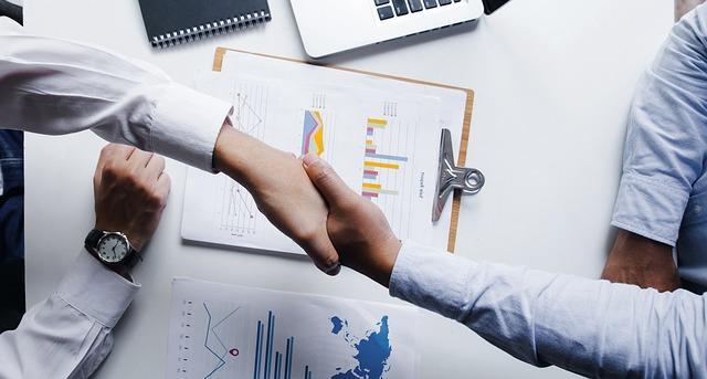 会社の信頼性を確認する